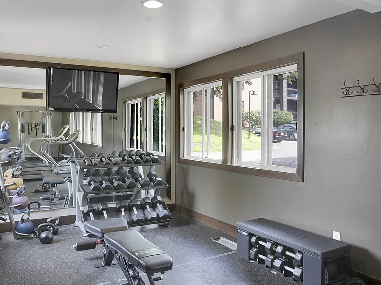 The Woodlands of Minnetonka Apartments — Photo 63