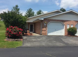 808 Cobblestone Pl, Kingsport, TN 37660