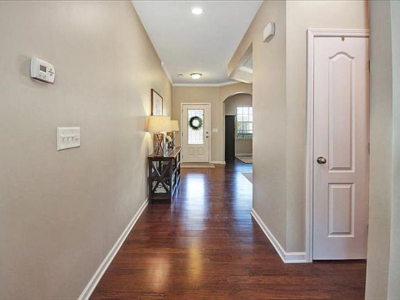 3rd image of 1487 Tomkins Knob Dr
