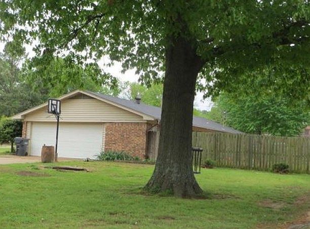 2nd image of 3525 Leslie Ann Dr