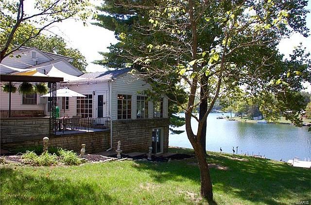 1st image of 264 N Lake Dr