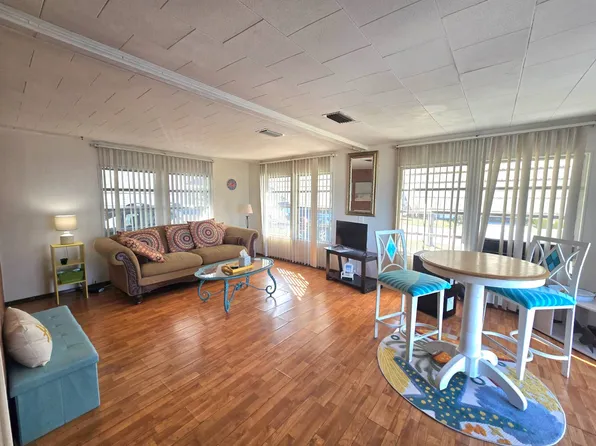 11 Delft Ave, North Fort Myers, FL 33903