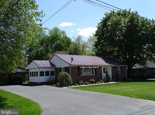 2066 Edgar Ave, Chambersburg, PA 17201