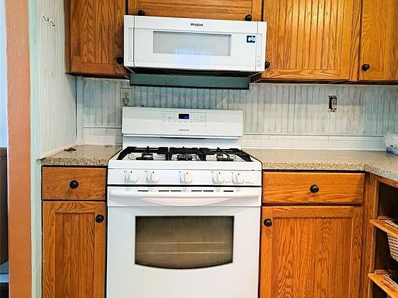 4th image of 2916 Avenue M