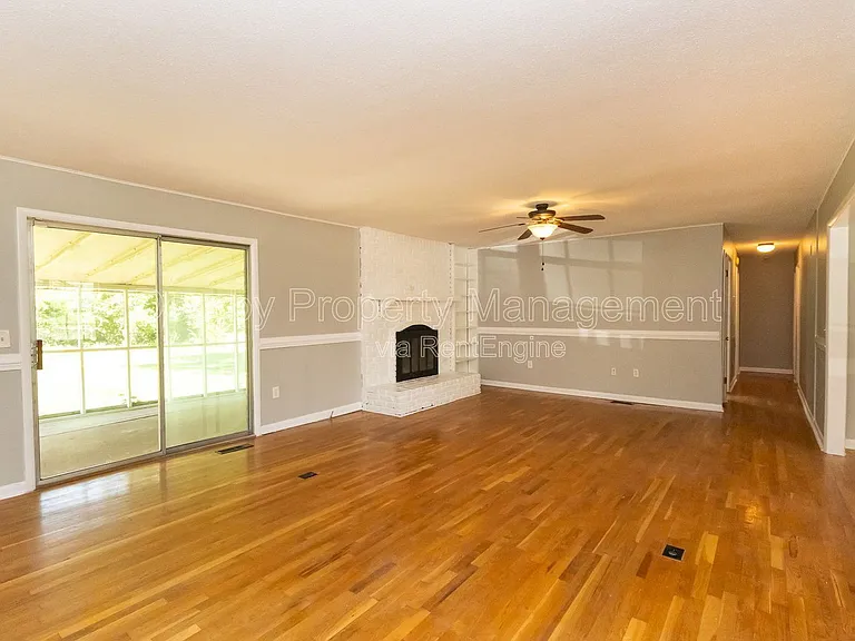 834 Kay Cir — Photo 4