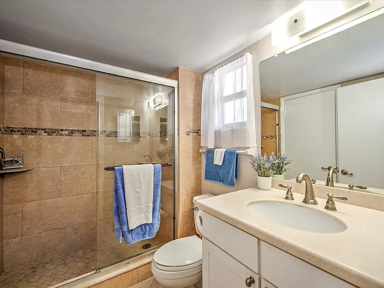 1027 Anglers Cv #B502 — Photo 11