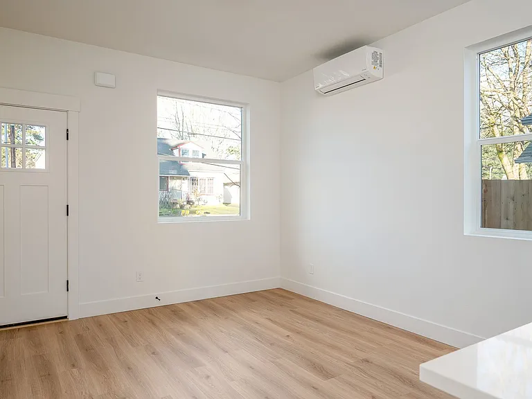 12094 SE Market St — Photo 13