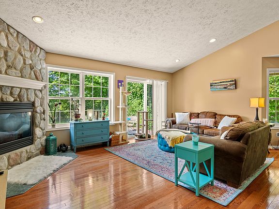 5th image of 7430 Morgan Cir