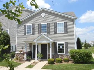 109 Silverstone Dr, Carpentersville, IL 60110