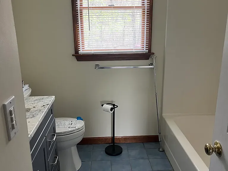 Full bathroom