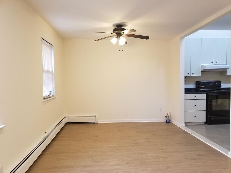 2nd image of 24042 69th Ave #2