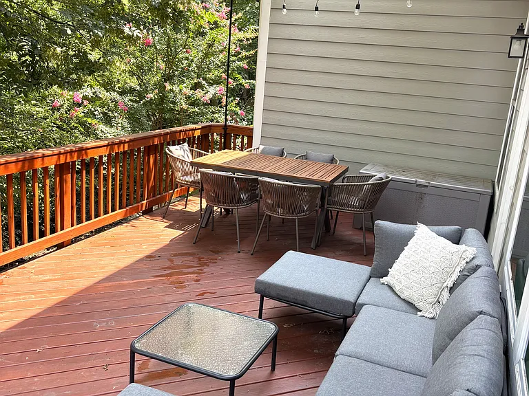 2554 Barry St — Photo 25