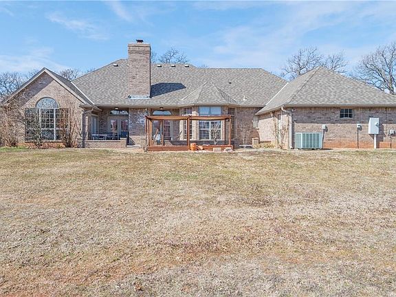 4th image of 1201 Wandering Oaks Ln