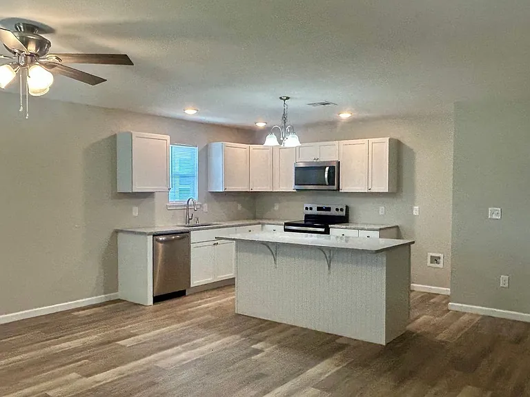 3812 W 55th St #A — Photo 3