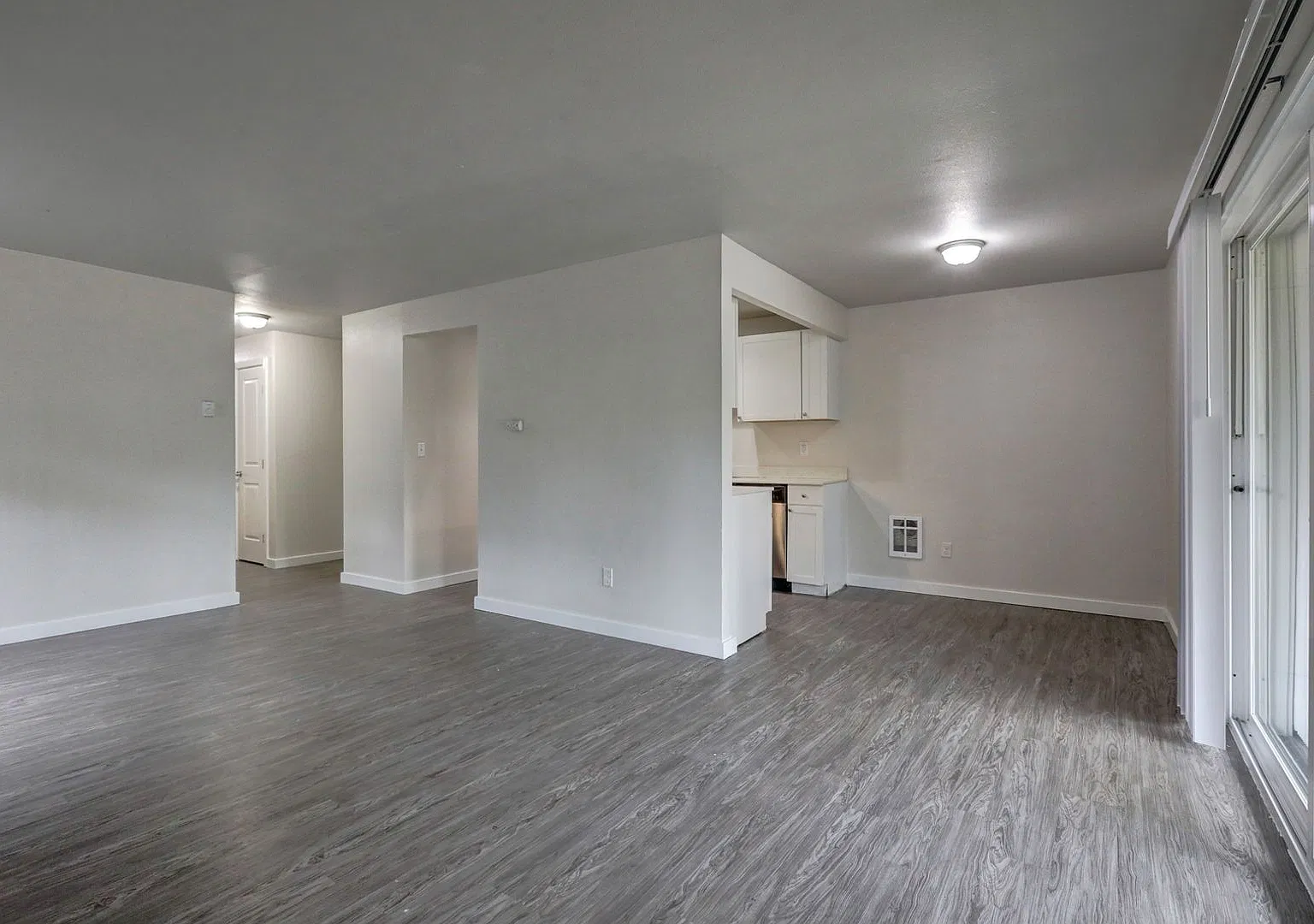 Parkside Apartments — Photo 4
