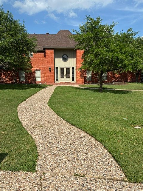 2419 E Briargate Dr