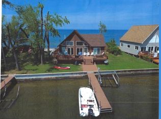 8962 Crescent Bch, Sodus Point, NY 14555