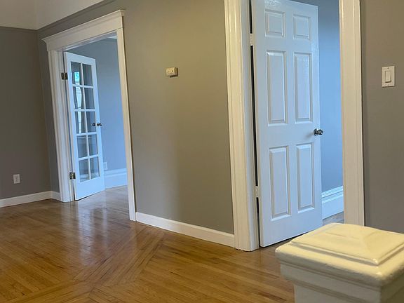5th image of 1365 York St #Top