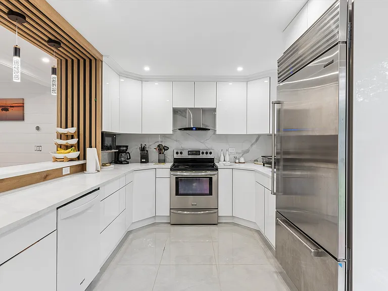 15 Hawthorne St — Photo 6