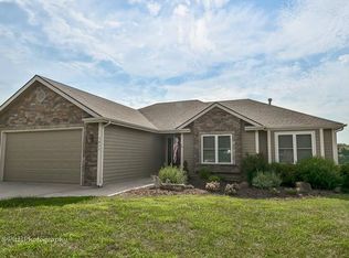 1411 10th St, Baldwin City, KS 66006