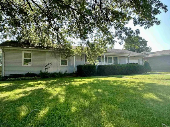 109 Mohawk Dr, Flora, IN 46929