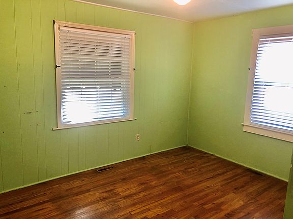 4th image of 1821 W Parrish Ave