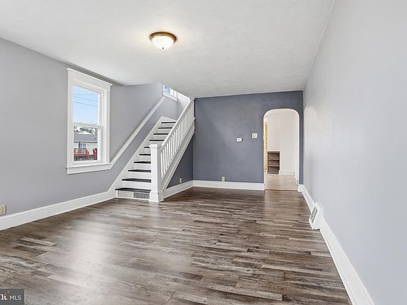 3rd image of 117 S Park St