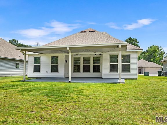 4th image of 18081 Terraceside Dr