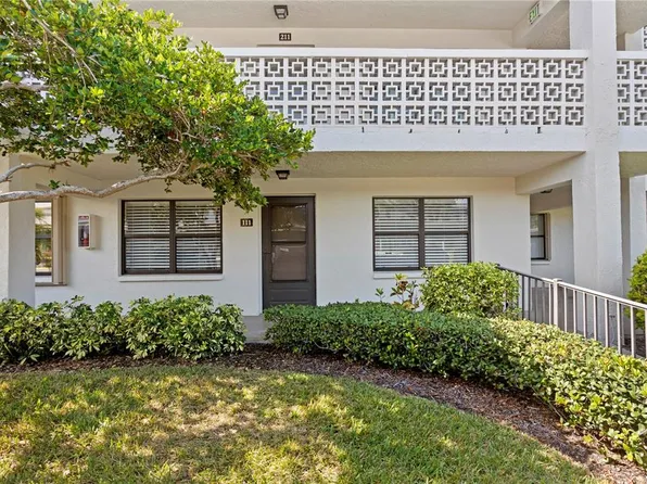 4910 BAY STREET NE #111, ST PETERSBURG, FL 33703