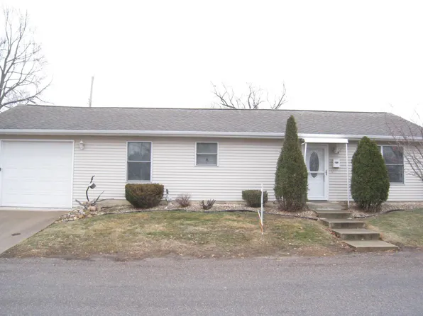 1120 N 15th St, Quincy, IL 62301