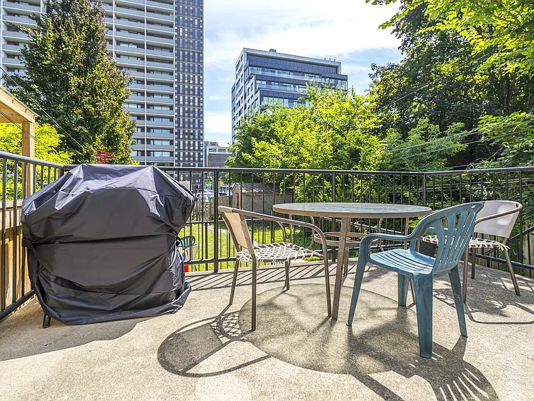 155 Robert St #B — Photo 8