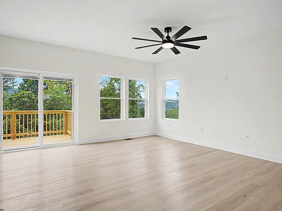3rd image of 303 Marissa Ln