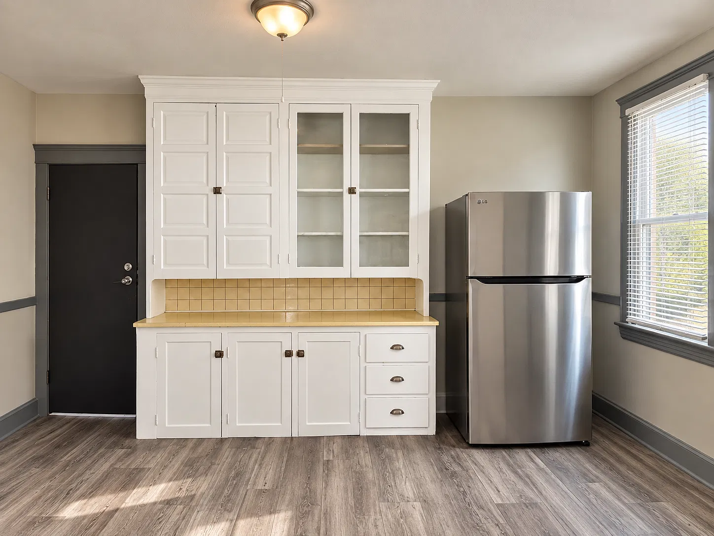 2 bed, 1500 sqft, $1,000 — Photo 3