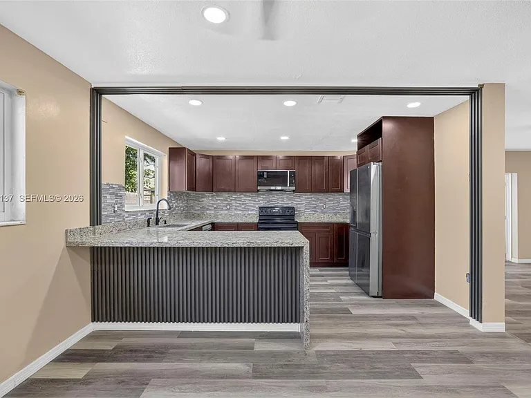 4351 NW 25th St — Photo 7