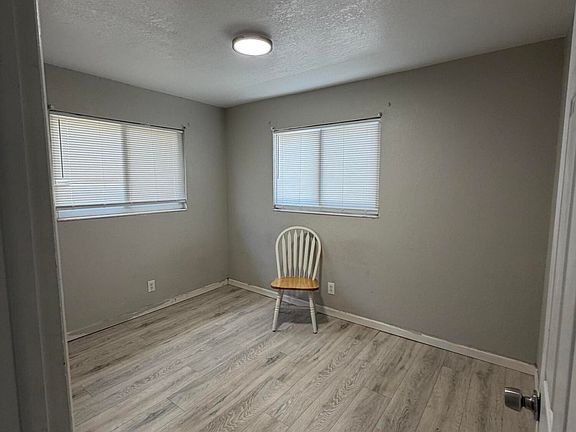 5th image of 716 22nd St Unit B