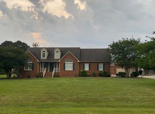 205 Scotland Dr, Elizabeth City, NC 27909