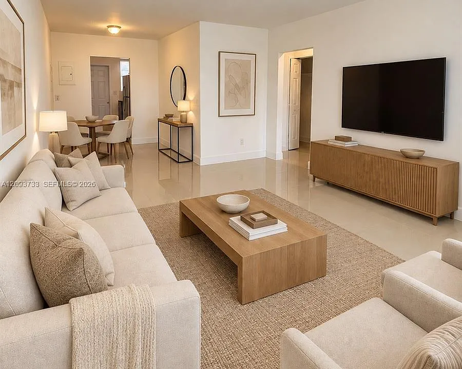 8215 Crespi Blvd #2