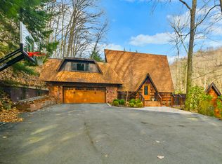 1510 Tyrone Rd, Morgantown, WV 26508