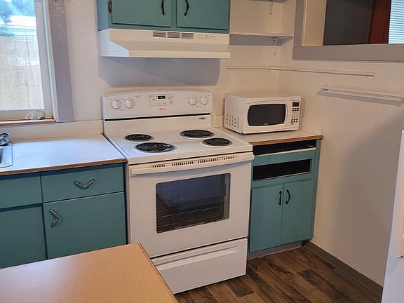 Kitchen appliances.