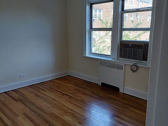5th image of 5444 Arlington Ave #H43