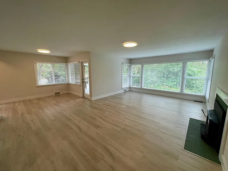 7605 Sunset Cir W — Photo 12