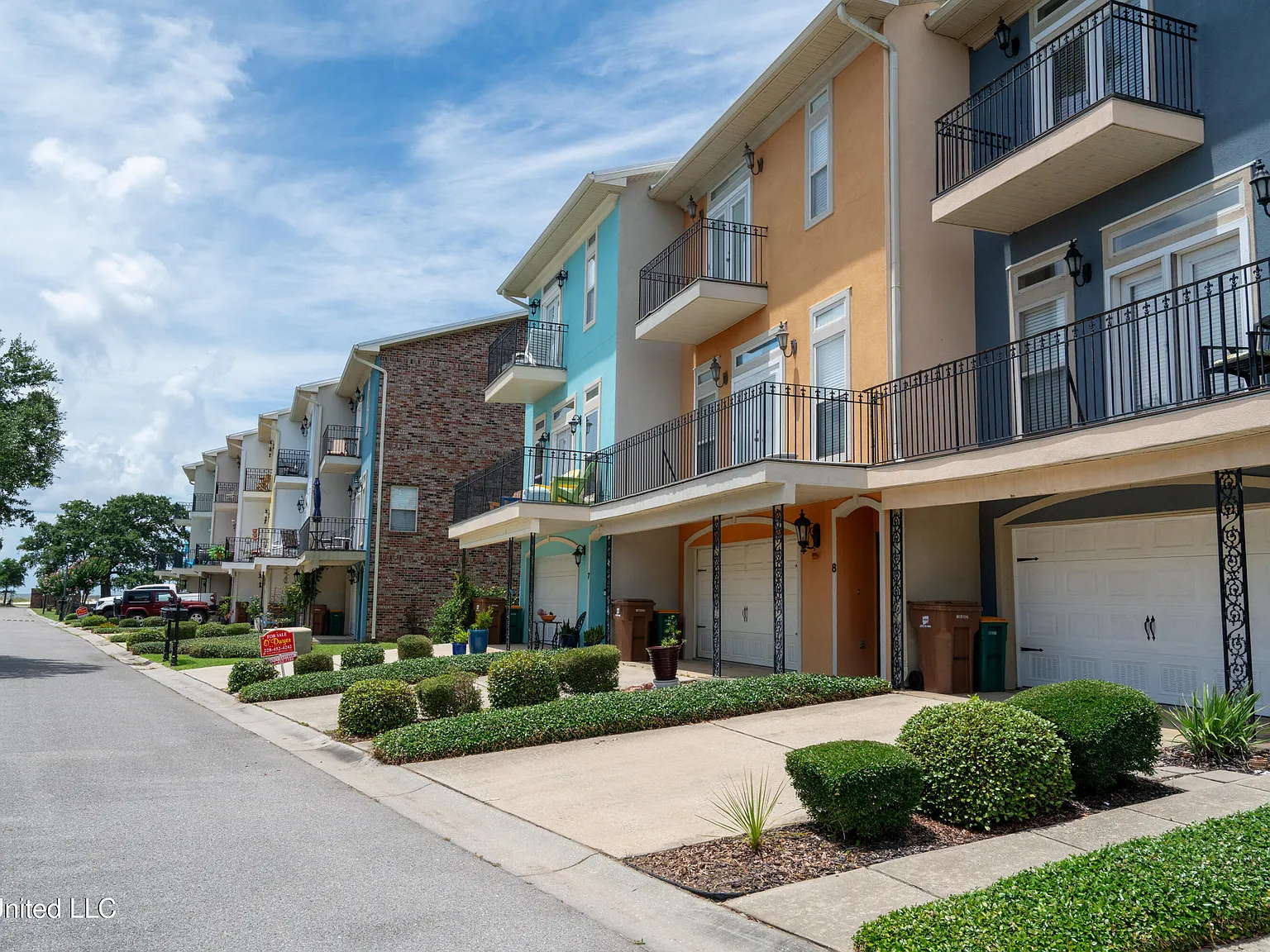 2 bed, 2.5 bath, 1500 sqft, $2,000 — Photo 3