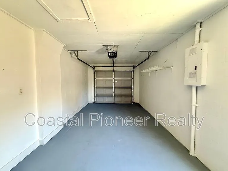 1301 Greenlea Dr — Photo 20