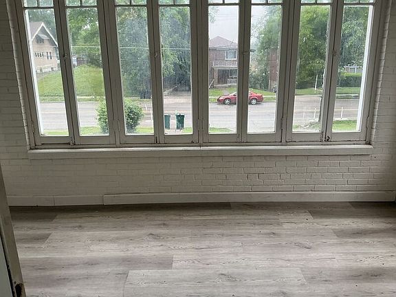 3rd image of 611 E Mitchell Ave #1