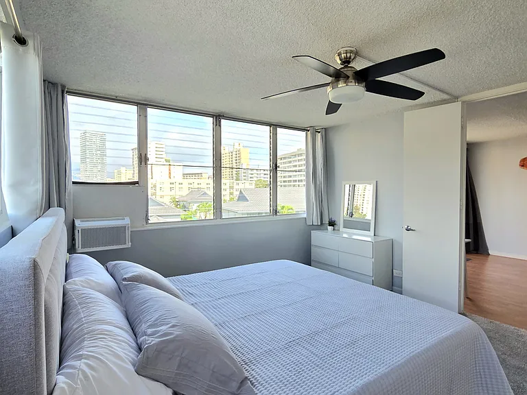 1052 Ala Nanu St — Photo 3