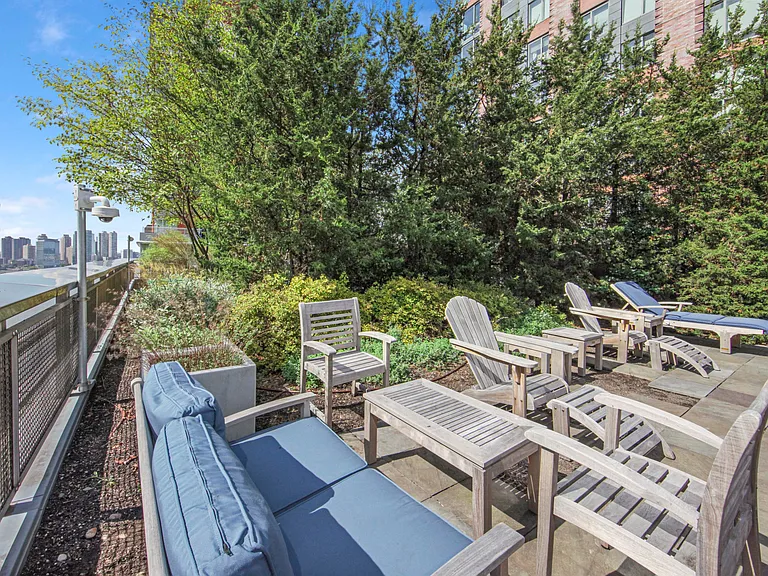 211 N End Ave #5J — Photo 10