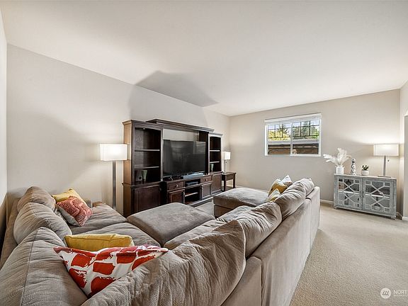 5th image of 3505 181st Street E