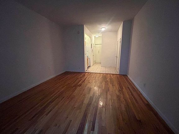 5th image of 100 Sullivan St APT 1F