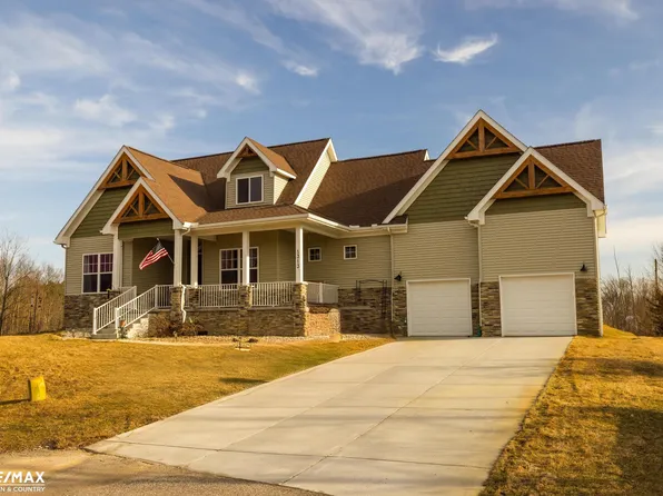 1313 McCully Ln, Fenton, MI 48430