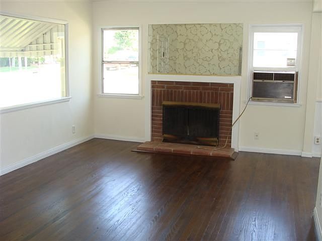 2nd image of 2548 N Lincoln St